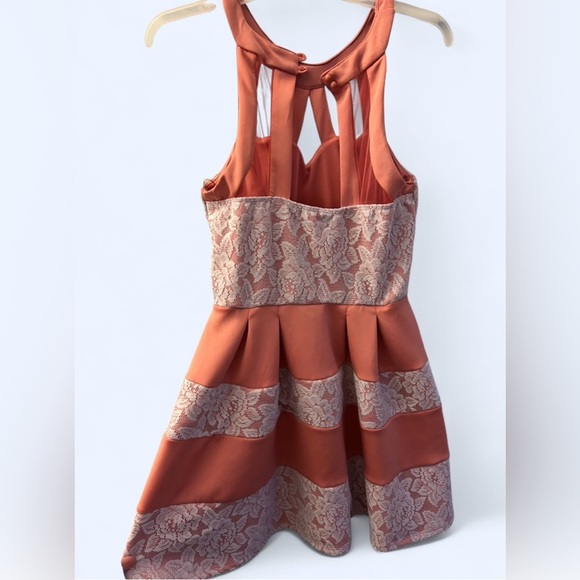 Crystal Doll Strapless Dress in Coral and Cream - Size 11 - Picture 2 of 4